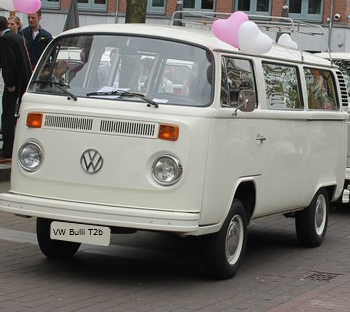 HochzeitsAuto VW T2 Bulli Mieten in komplett Weiss White princess in 48691 Vreden