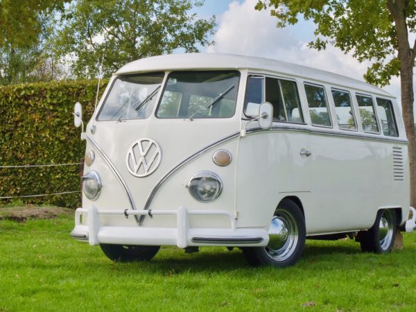 Oldtimer bus in Weiss Tramauto für jede Hochzeit