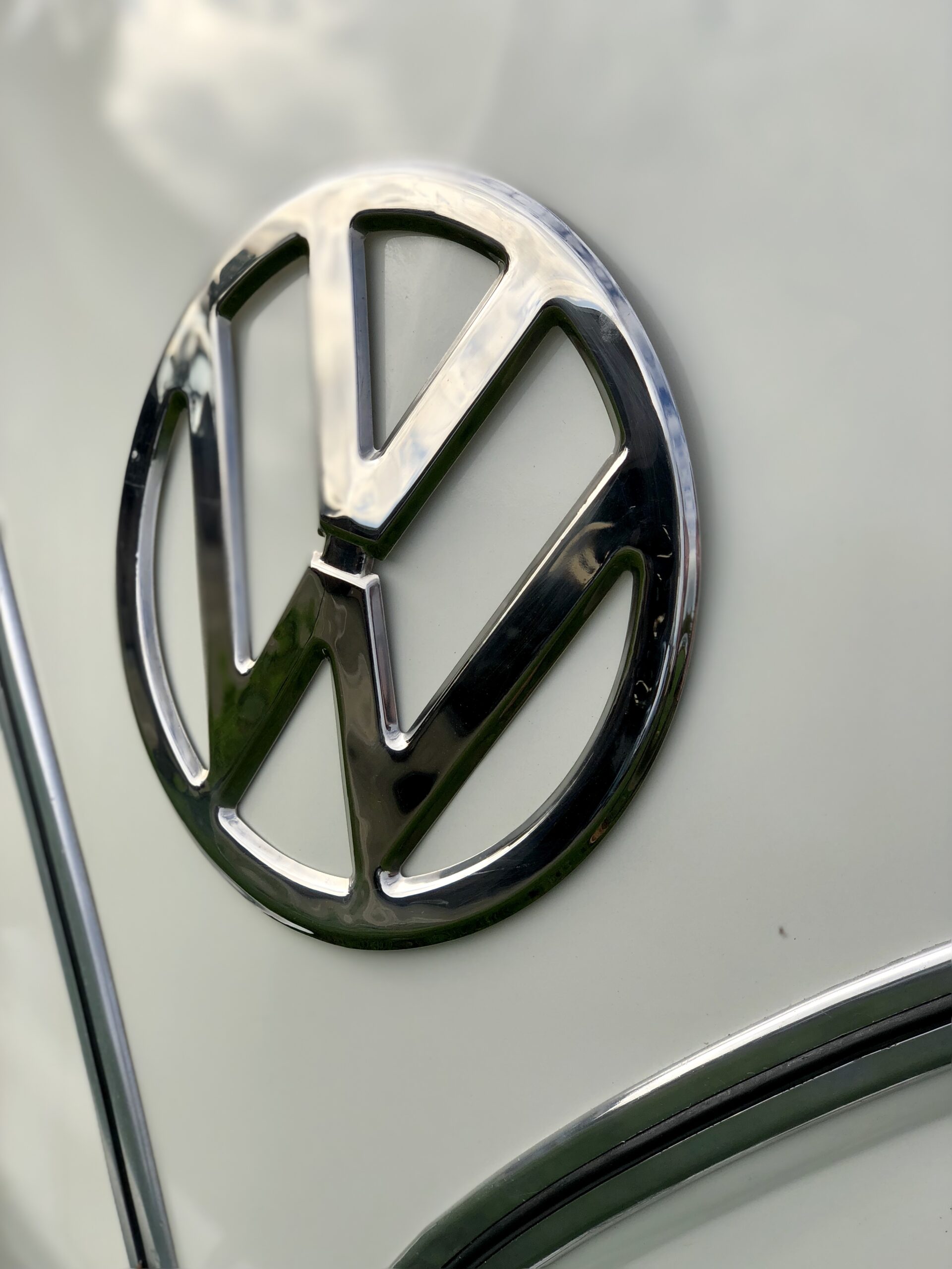 Das Schöne Volkswagen Emblem aus Chrom